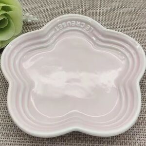 Le Creuset Stoneware Flower Petal Scalloped Trinket Dish Plate Tray